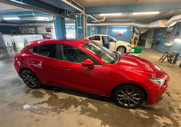 Mazda 3 cena 53990 przebieg: 106116, rok produkcji 2017 z Rumia małe 704